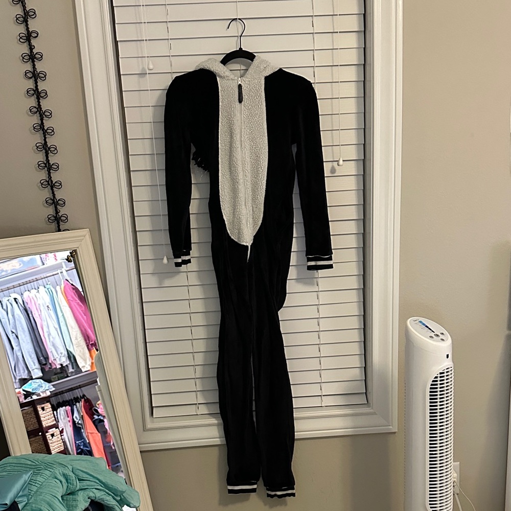 Secret Treasures Black and White Sleepwear